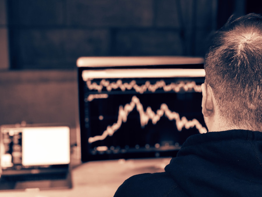 Photo "How to understand the stock market and how to invest wisely"